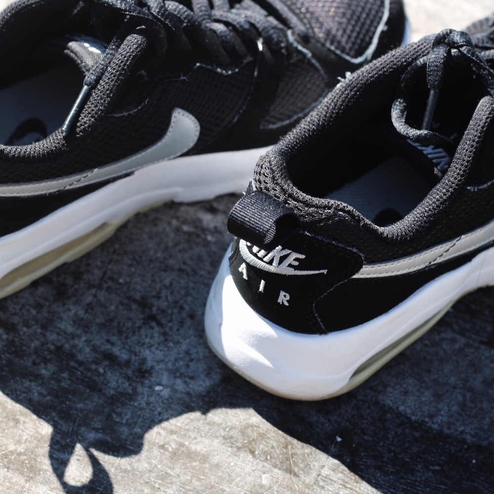 Nike Air Tennis Shoes